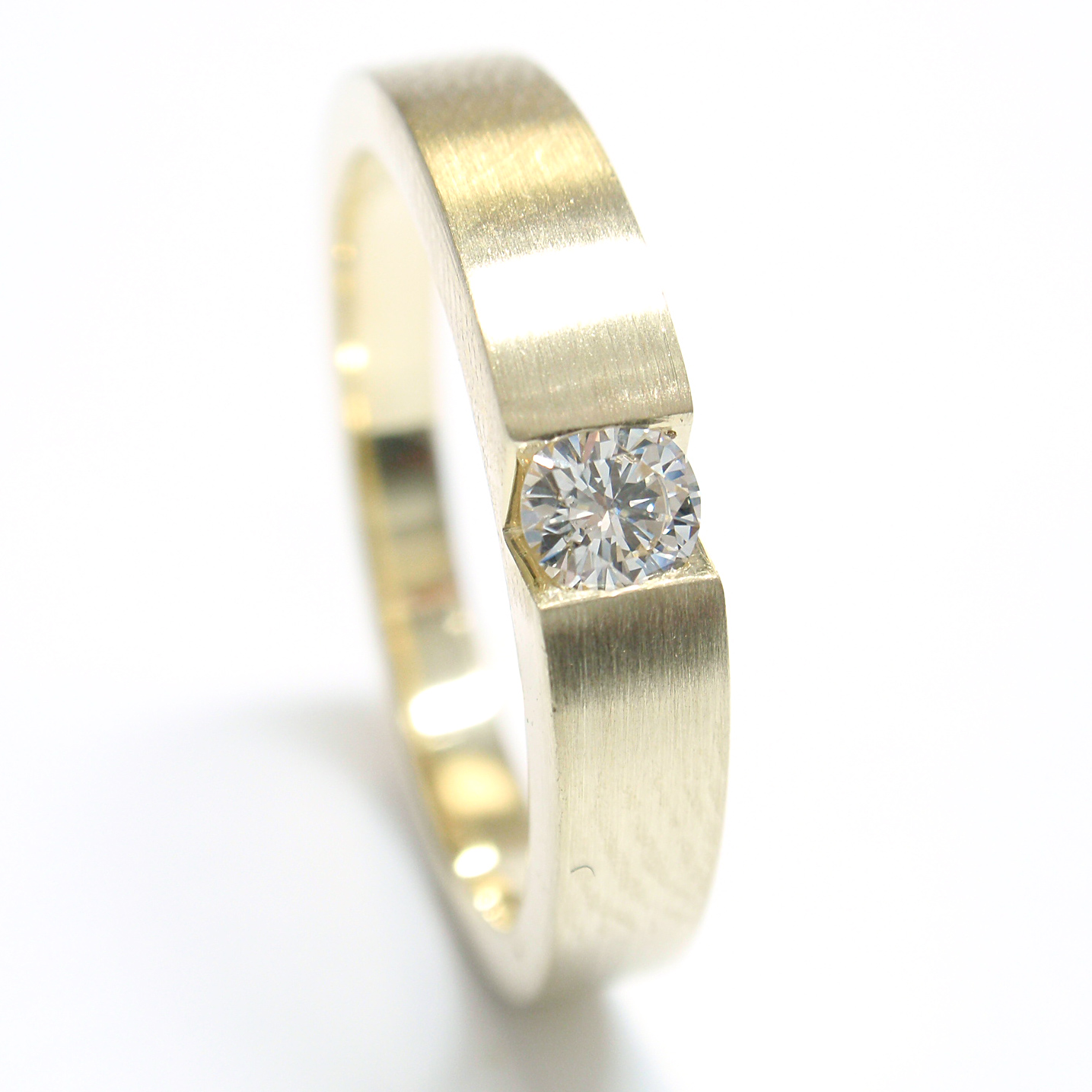 Moderner Brillant-Damenring Moderner Brillant-Damenring