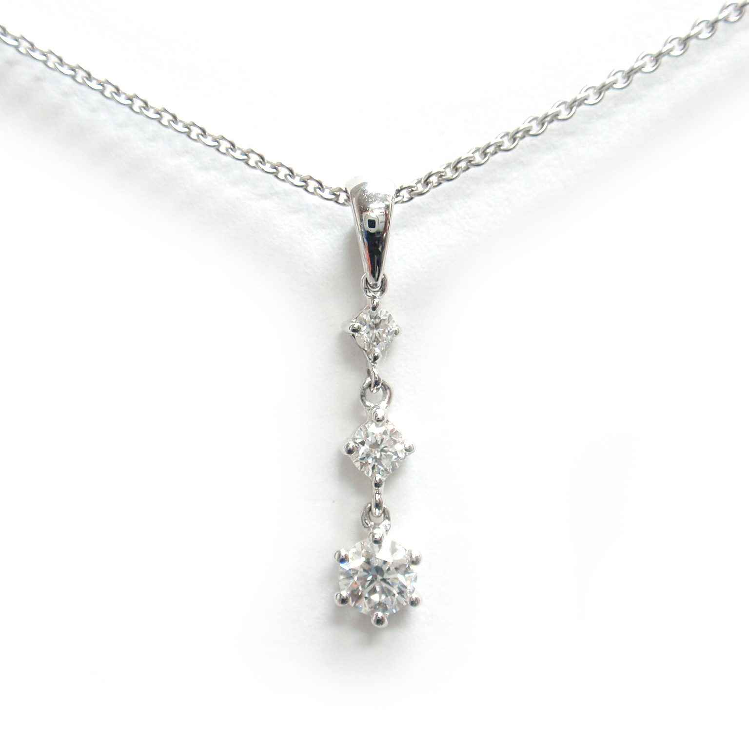 Collier mit Brillant-Trilogie