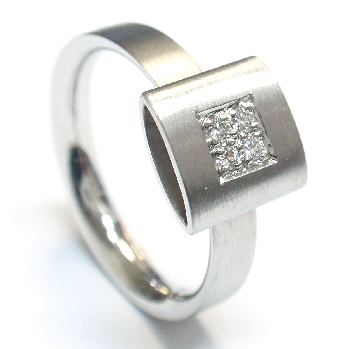 Damenring aus Platin Damenring aus Platin