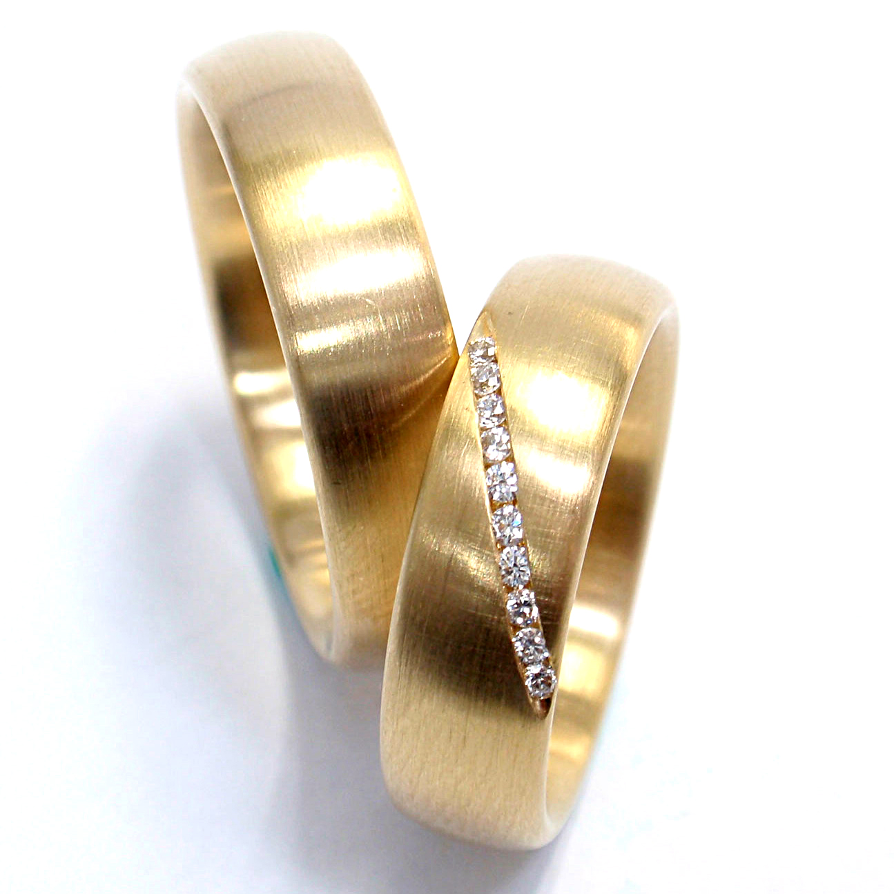 Raffinierte Gelbgold-Trauringe Raffinierte Gelbgold-Trauringe